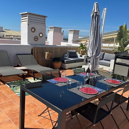 Appartement Avec Terrasse Sur Le Toit Vue Mer Roses Esterno foto