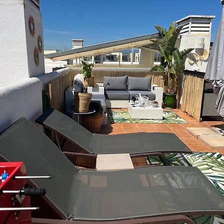 Appartement Avec Terrasse Sur Le Toit Vue Mer Roses Esterno foto