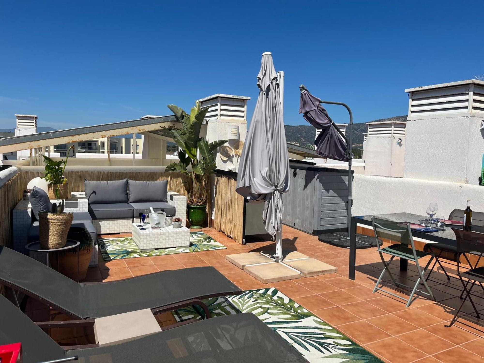 Appartement Avec Terrasse Sur Le Toit Vue Mer Roses Esterno foto