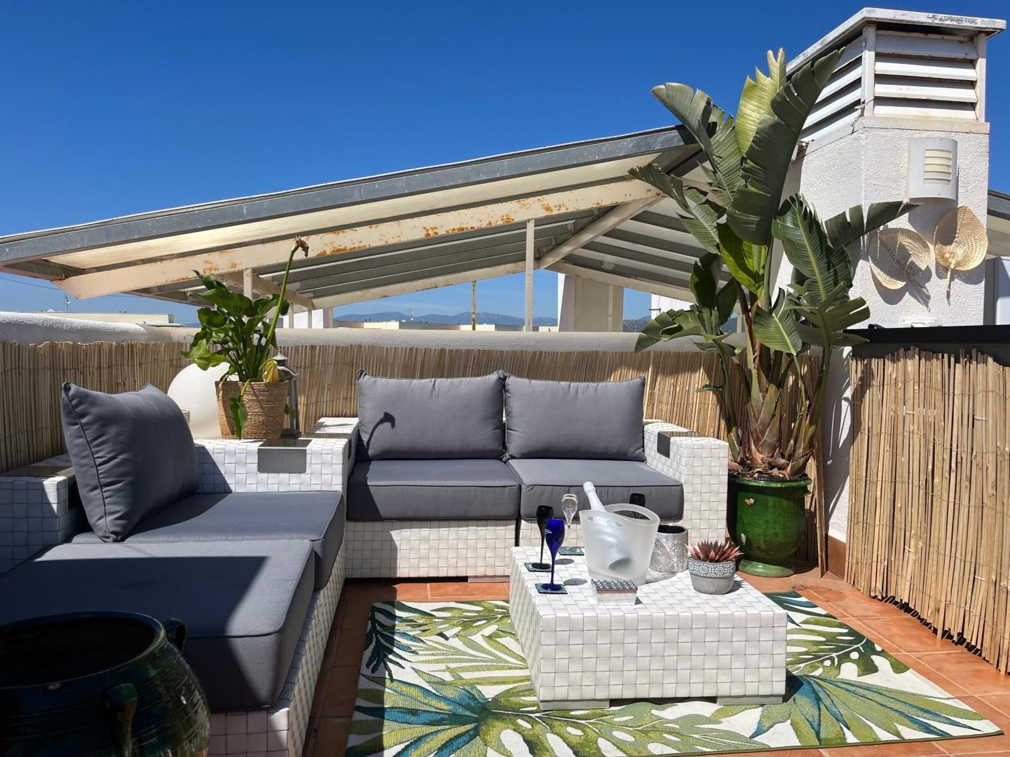 Appartement Avec Terrasse Sur Le Toit Vue Mer Roses Esterno foto